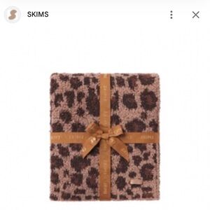 SKIMS Brown Leopard Cozy Knit Blanket